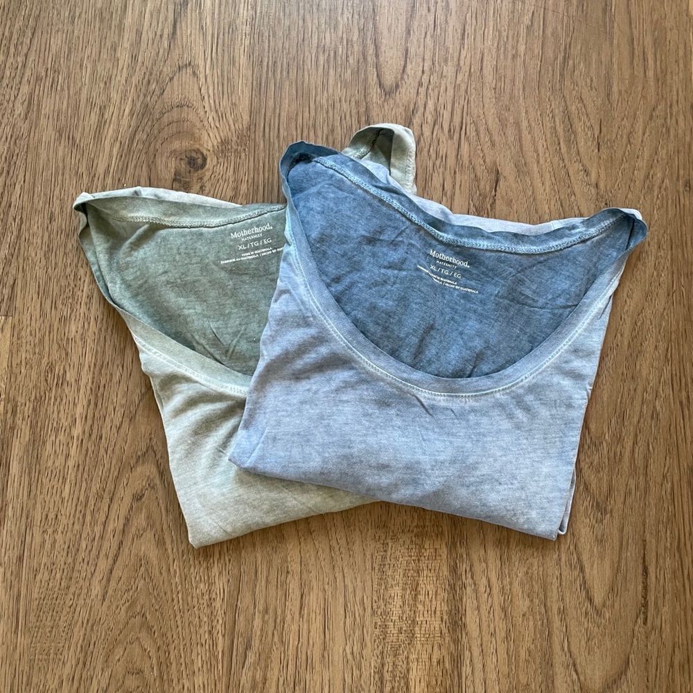 Two XL Motherhood Maternity T-shirts green/blue